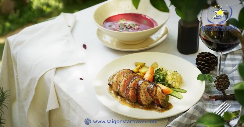 Hoa Sơn Điền Trang – Thiên Đường Sống Ảo Triệu Like | Saigon Star Travel Émai Dalat – Không Gian Âm Thực Phương Tây Giữa Lòng Đà Lạt