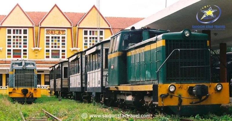 Đà Lạt Tháng 9 Sắc Thu Tràn Ngập, 1001 Lý Do Phải Ghé Thăm | Saigon Star Travel Nhà ga cổ kính chỉ có ở Đà Lạt