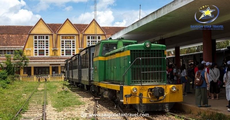 Du Lịch Trại Mát Đà Lạt - Bỏ Túi Kinh Nghiệm Mới Nhất 2025 | Saigon Star Travel Giá Vé Xe Lửa Đà Lạt Trại Mát Có Bình Dân Không