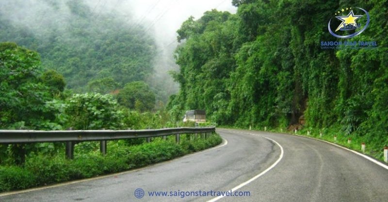 Khám Phá Đèo Omega Hùng Vĩ, Tại Sao Không ? | Saigon Star Travel Vượt đèo Omega là bạn sẽ đi qua những cánh rừng nguyên sinh, thác nước cheo leo