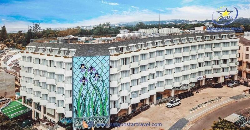 Đi Đà Lạt Chuẩn Bị Gì? Cẩm Nang Từ A-Z Cho Chuyến Đi | Saigon Star Travel Golf Valley Hotel Đà Lạt tuyệt đẹp