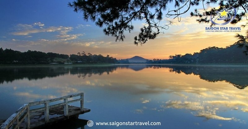 Đà Lạt Có Gì Chơi? Điểm Đến Vui Chơi Dành Riêng Cho Bạn | Saigon Star Travel Đi Đà Lạt Chơi Gì? - Hồ Xuân Hương - Điểm Hẹn Lãng Mạn Đà Lạt