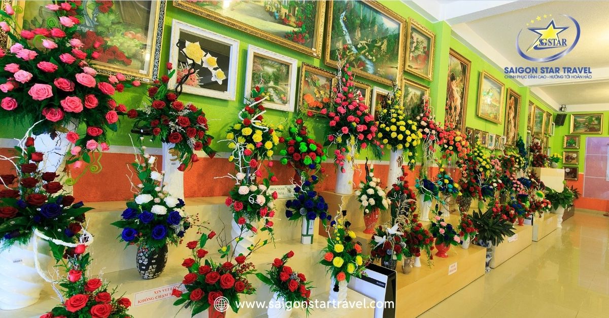 Ngắm nhìn Showroom hoa khô đầy màu sắc