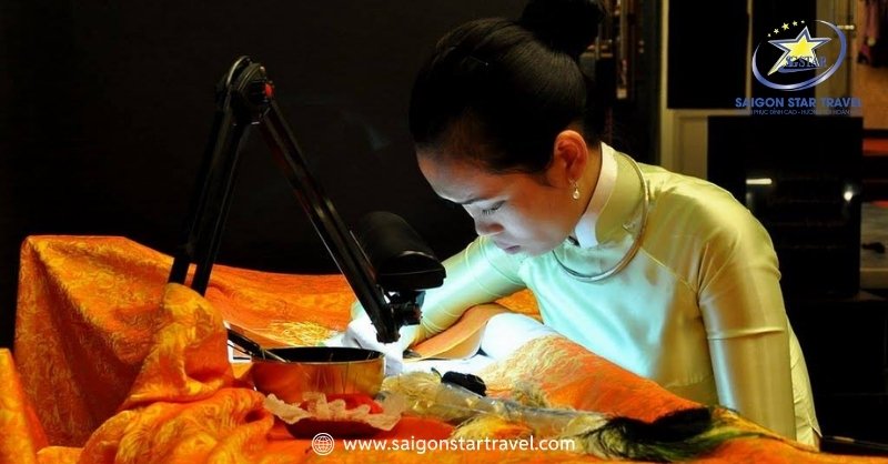 XQ Đà Lạt Sử Quán - Ngôi Làng Tranh Thêu Mê Mẩn Du Khách | Saigon Star Travel Không Gian Văn Hóa Làng Nghề Dệt Thêu