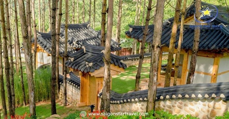 Vẻ Đẹp HÀN TRUNG NHẬT tại Rừng Thông Núi Voi giữa Đà Lạt | Saigon Star Travel Khu Nhà Cổ Hàn Quốc Hanok Mang Đậm Dấu Ấn Văn Hóa Hàn Quốc