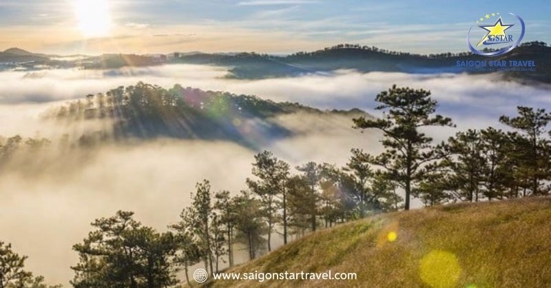 Núi Langbiang Đà Lạt - Điểm Đến Không Thể Bỏ Qua Ở Đà Lạt | Saigon Star Travel Đón bình minh trên đỉnh cao nguyên LangBiang