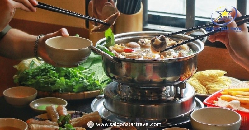 Kinh Nghiệm Du Lịch Đà Lạt Tự Túc 2 Người Từ A Đến Z | Saigon Star Travel Lẩu bò Ba Toa ăn sẽ hấp dẫn hơn trong không khí lạnh của Đà Lạt