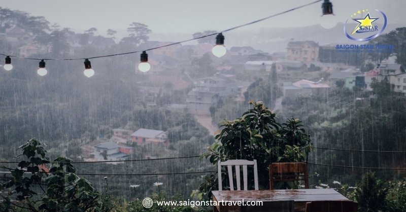 Đà Lạt Tháng 11 Gây Thương Nhớ, Như "Người Tình Thứ 2" | Saigon Star Travel Tháng 11 Đà Lạt có mưa không? Mưa bất chợt nên mang theo ô/dù, áo mưa