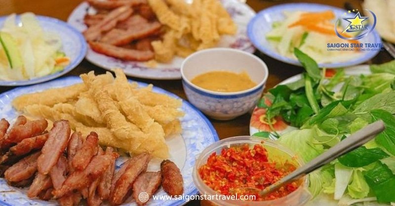 Ăn Gì Ở Đà Lạt? Bật Mí Những Món Ngon Đà Lạt Xuất Sắc | Saigon Star Travel Nem Nướng Đà Lạt Món Ngon Được Yêu Thích