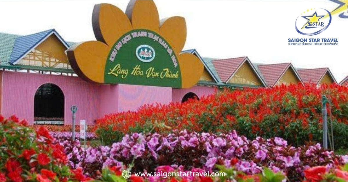 Ngắm làng hoa Vạn Thành