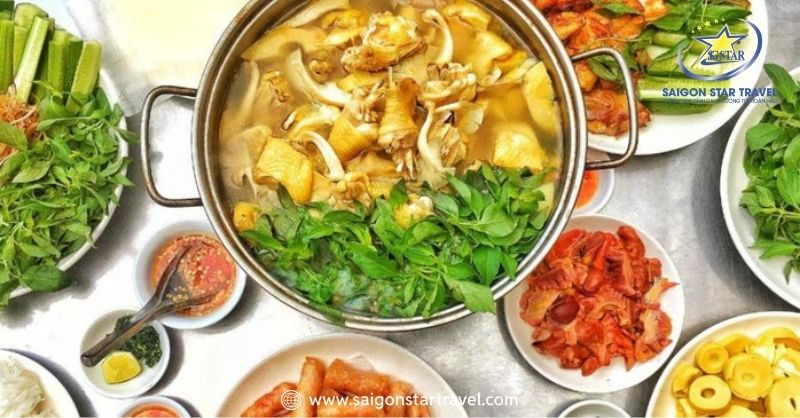 Lẩu Gà Lá É Đà Lạt Được Lòng Du Khách, Rất Đáng Thử | Saigon Star Travel Nguyên liệu cần chuẩn bị cho món lẩu gà lá é