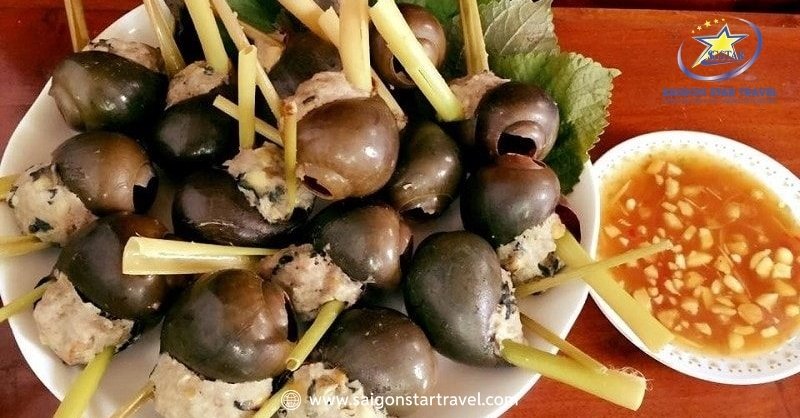 Top Những Món Ăn Vặt Đà Lạt Không Thể Bỏ Qua | Saigon Star Travel Ốc bươu nhồi thịt – một đặc sản được chế biến theo phong cách riêng của người dân Đà Lạt