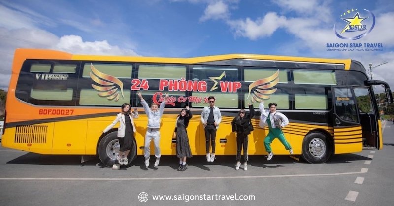 Wonderland Đà Lạt - Khu Vui Chơi Đặc Sắc Nhất Việt Nam | Saigon Star Travel Đi theo đoàn thì có thể đi xe du lịch rộng rãi, thoải mái