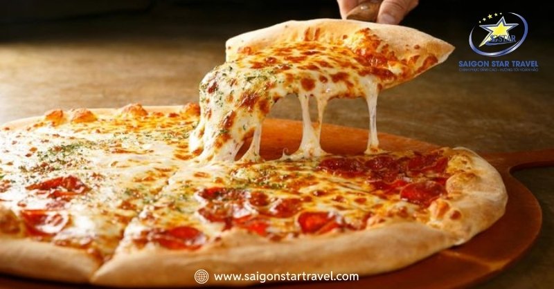 Đà Lạt Tháng 11 Gây Thương Nhớ, Như "Người Tình Thứ 2" | Saigon Star Travel Pizza Đà Lạt nóng hổi, giòn rụm, đậm đà hương vị giữa tiết trời se lạnh