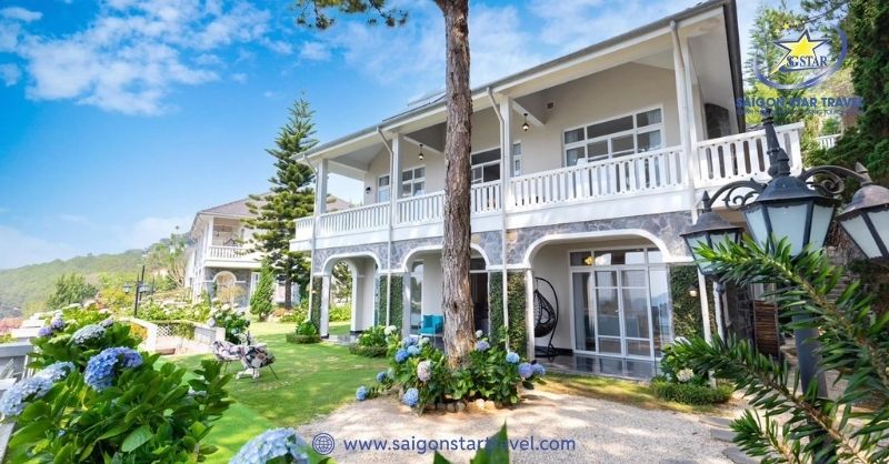 Khu Du Lịch Nam Hồ Dalat - Chuyên Mục Tìm Hiểu Nam Hồ Hill | Saigon Star Travel Rạng Đông Villa có kiến trúc châu Âu trang nhã