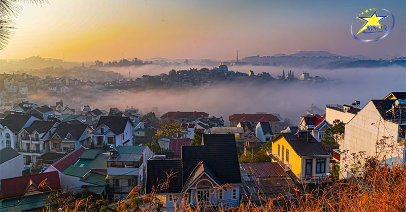 Top 10+ Địa Điểm Săn Mây Đà Lạt View Cực Đẹp | Saigon Star Travel View săn mây cực xịn tại Đồi Ngô Quyền