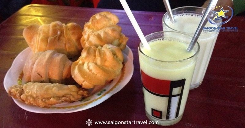 Top Những Món Ăn Vặt Đà Lạt Không Thể Bỏ Qua | Saigon Star Travel Ly sữa đậu nành ấm cái bụng giữa thời tiết se lạnh của Đà Lạt