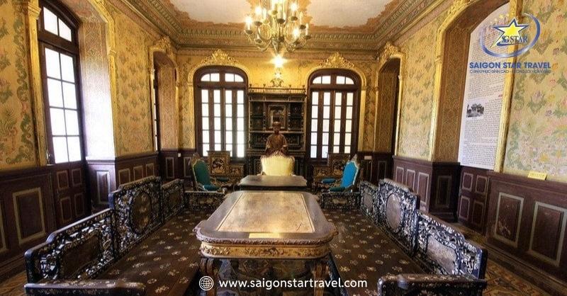 Giải Mã Bí Ẩn Bao Quanh Dinh 3 Đà Lạt Điểm Đến Thú Vị | Saigon Star Travel Tầng trệt là nơi tiếp khách và tổ chức yến tiệc - Dinh 3 Đà Lạt ở đâu?