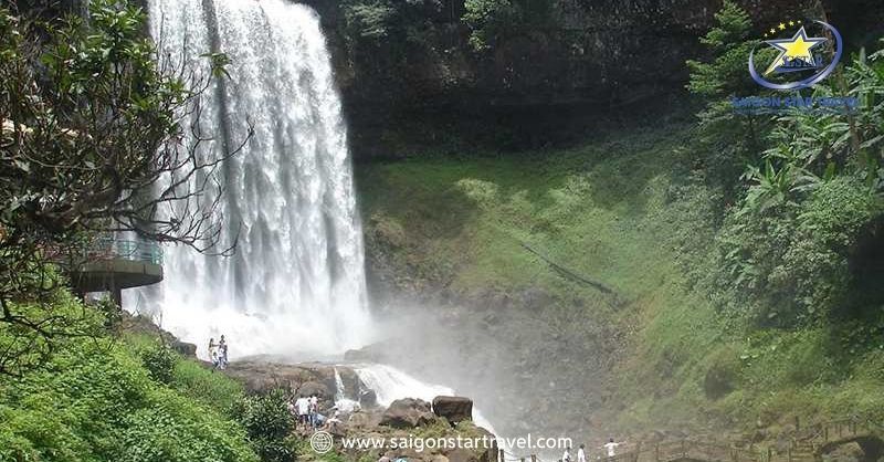 TOP 8 Thác Nước Đà Lạt Nổi Tiếng, Hùng Vĩ, Đẹp Mê Mẩn | Saigon Star Travel Thác Datanla có dòng chảy mềm mại