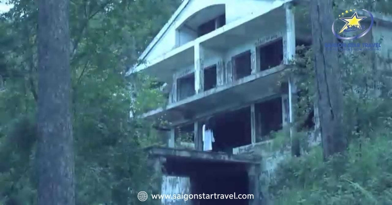 Bí Ẩn Ngôi Nhà Ma Đà Lạt Đèo Prenn Và Câu Chuyện Kỳ Lạ | Saigon Star Travel Những lời đồn đại về cô gái áo trắng trên đèo prenn