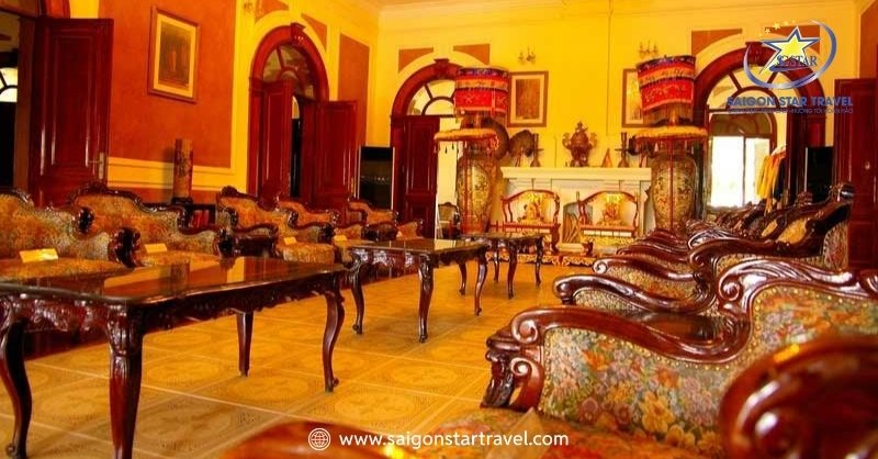 Dinh Bảo Đại - Vẻ Đẹp Hoàng Gia Kiến Trúc Pháp Giữa Đà Lạt | Saigon Star Travel Nên tham quan Dinh từ tháng 11 đến tháng 4