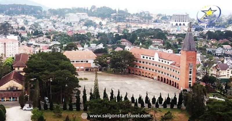 Thời Gian Mở Cửa Đón Khách Tham Quan Cao Đẳng Đà Lạt