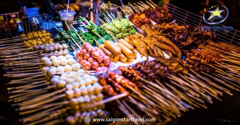 Top Những Món Ăn Vặt Đà Lạt Không Thể Bỏ Qua | Saigon Star Travel Xiên Nướng Đà Lạt - Đồ Ăn Vặt Đà Lạt