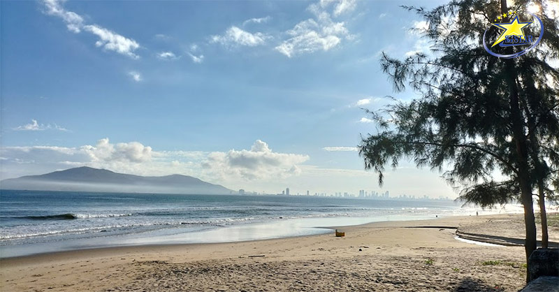 Bản đồ du lịch Đà Nẵng mới nhất | Saigon Star Travel Bãi tắm Liên Chiểu vào buổi sáng