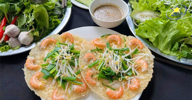 Những món ăn đặc sản Đà Nẵng thử là ghiền | Saigon Star Travel Bánh xèo tôm nhảy
