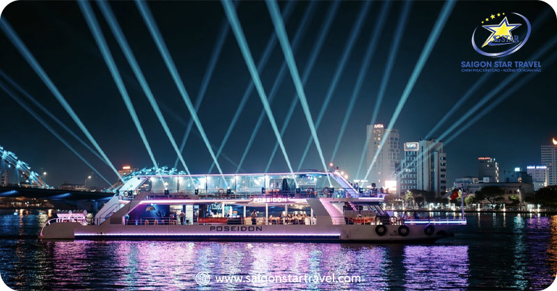 Du lịch Đà Nẵng - nghe nhạc cổ trên du thuyền