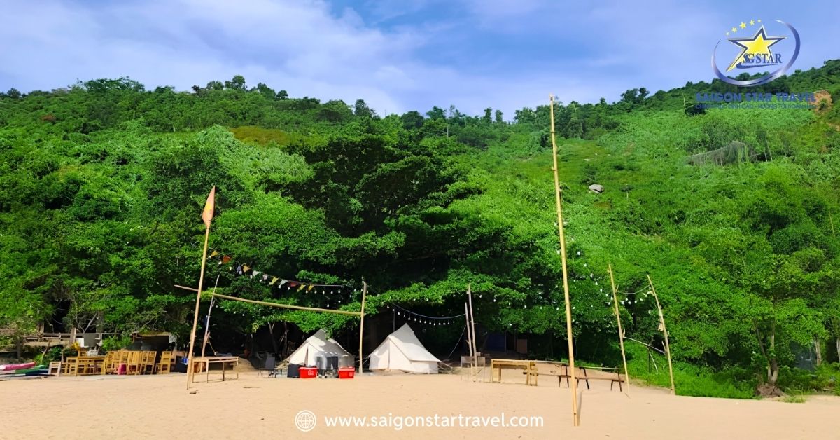 Cắm trại và tận hưởng không gian hoang sơ tại Làng Vân (Ảnh: Sưu tầm)