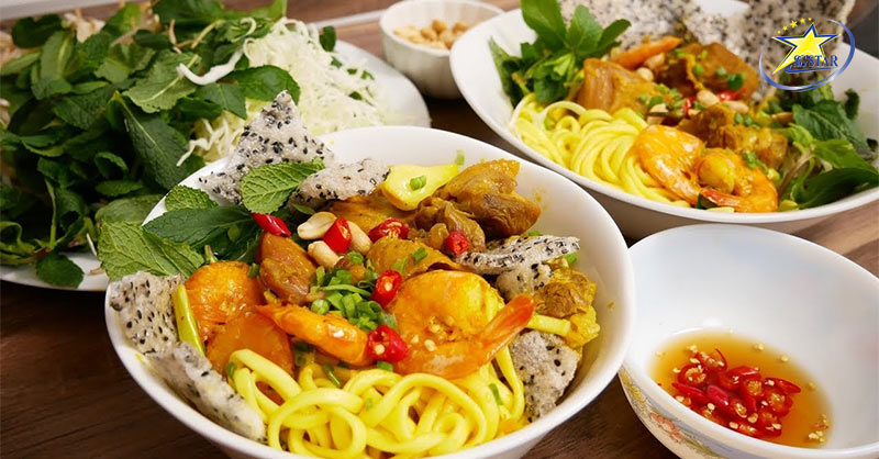 Thưởng thức Mì Quảng