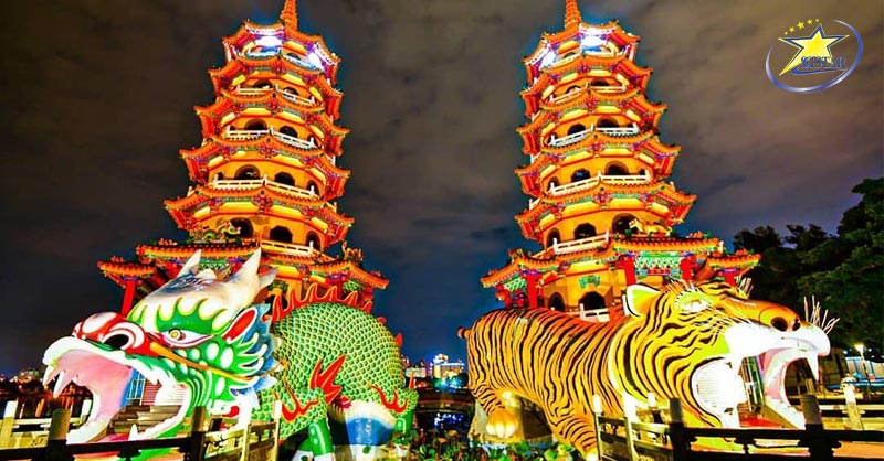 Tour Du Lịch Đài Loan 4 Ngày 4 Đêm | Khám Phá Đài Bắc - Đài Trung - Cao Hùng | Saigon Star Travel Tham quan Long Hổ Song Tháp với kiến trúc tôn giáo ấn tượng nhất ở Đài Loan.