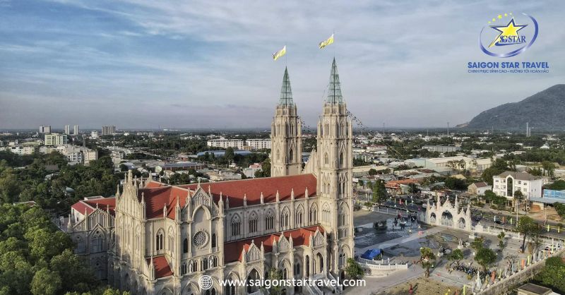 Tham quan Nhà Thờ Giáo Xứ Song Vĩnh