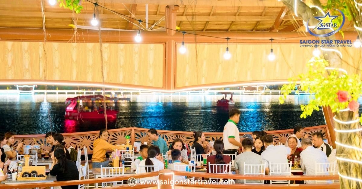 Khu vực nhà hàng ăn uống tại Sơn Tiên
