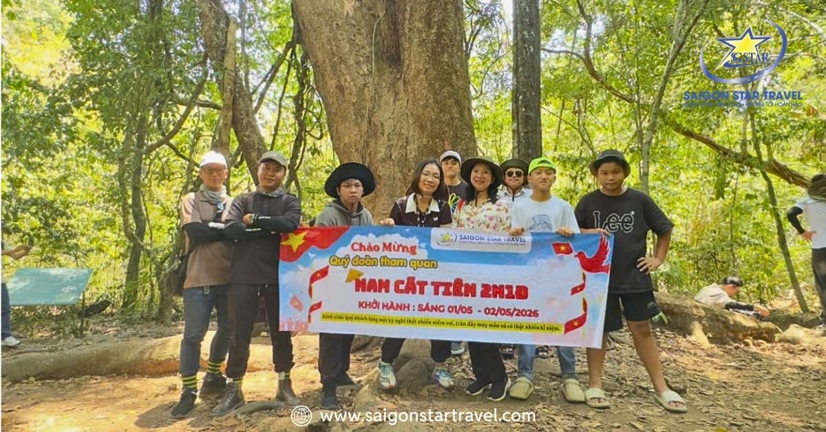 Khách hàng của Saigon Star Travel tận hưởng không khí trong lành trong hành trình khám phá Nam Cát Tiên. (Ảnh minh họa)
