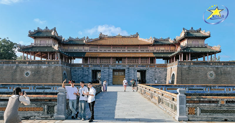 Cẩm Nang Du Lịch Cho Gia Đình - Cho Chuyến Đi Trọn Vẹn | Saigon Star Travel Ngọ Môn - Kinh Thành Huế