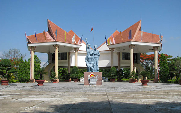 Top địa điểm vui chơi không nên bỏ lỡ khi du lịch Kon Tum | Saigon Star Travel du-lich-kon-tum-danh-sach-dia-diem-vui-choi-va-an-uong-khong-nen-bo-lo-2