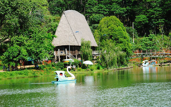 Top địa điểm vui chơi không nên bỏ lỡ khi du lịch Kon Tum | Saigon Star Travel du-lich-kon-tum-danh-sach-dia-diem-vui-choi-va-an-uong-khong-nen-bo-lo-6