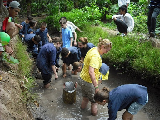Du lịch miền tây 1 ngày tát mương bắt cá cực hấp dẫn | Saigon Star Travel Du-lich-mien-tay-3