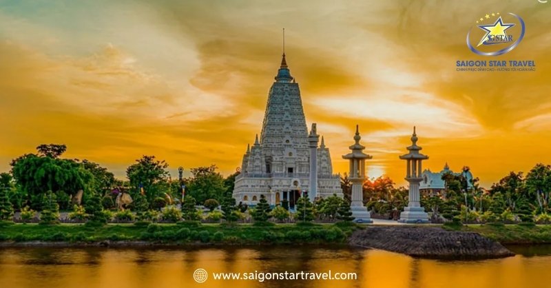 Tham quan Thiền viện Trúc Lâm Chánh Giác tour du lịch Làng Nổi Tân Lập 1 ngày