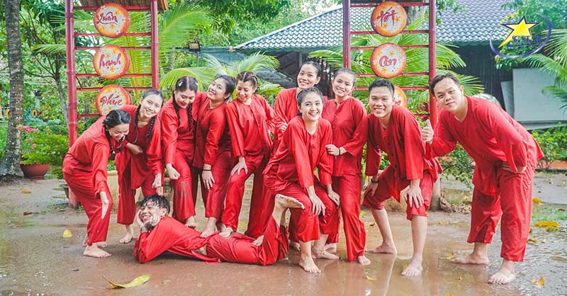 Tour Lục Tỉnh Miền Tây 3 Ngày 2 Đêm Tết Nguyên Đán | Saigon Star Travel Vui chơi cùng đồng đội tại KDL Cồn Phụng