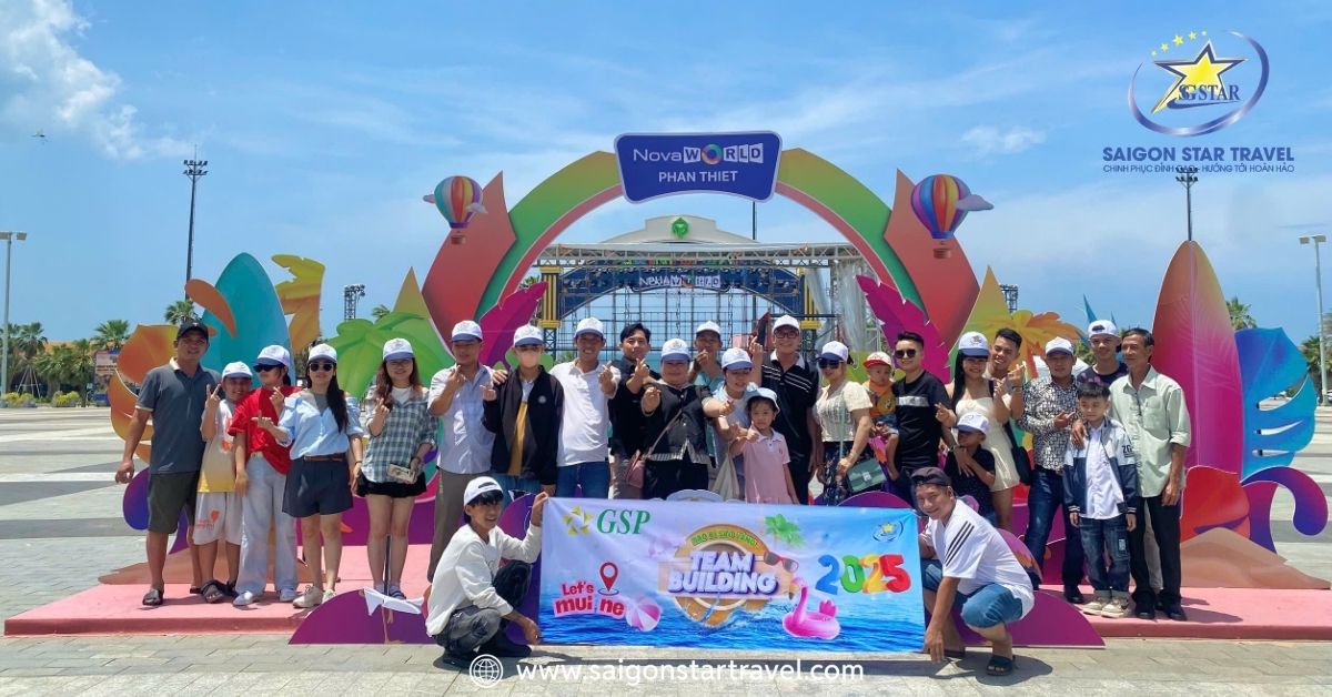 Niềm vui trọn vẹn của đoàn khách Saigon Star Travel trong hành trình khám phá biển xanh Mũi Né (Ảnh thực tế)