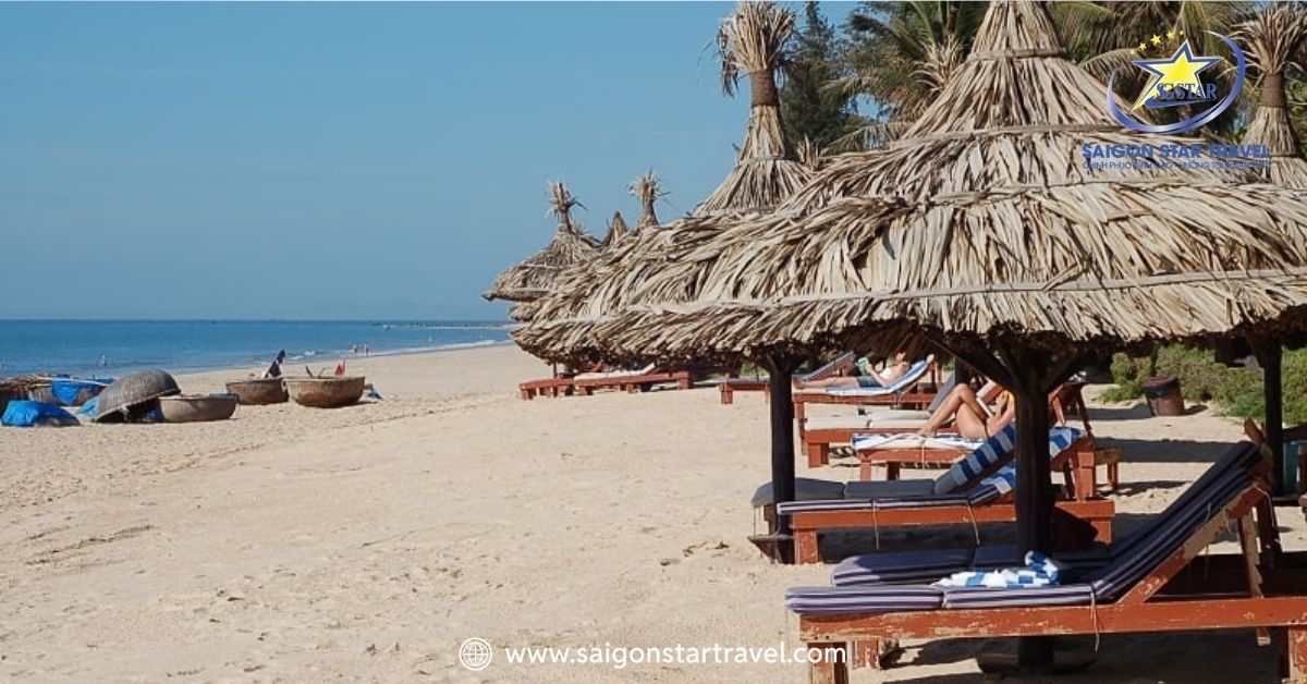Bãi tắm tại Bãi Rạng