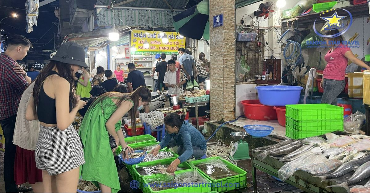 Đi chợ vào sáng sớm