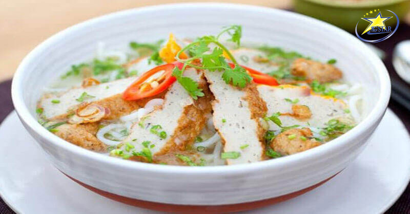 Top 10 Món Hải Sản Mũi Né Ngon Không Cưỡng Nổi | Saigon Star Travel Bánh canh chả cá Mũi Né
