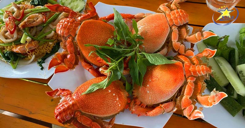 Top 10 Món Hải Sản Mũi Né Ngon Không Cưỡng Nổi | Saigon Star Travel Cua Huỳnh Đế là món hải sản Mũi Né rất được yêu thích