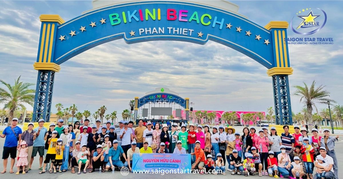 Khách hàng tham quan Mũi Né cùng Saigon Star Travel