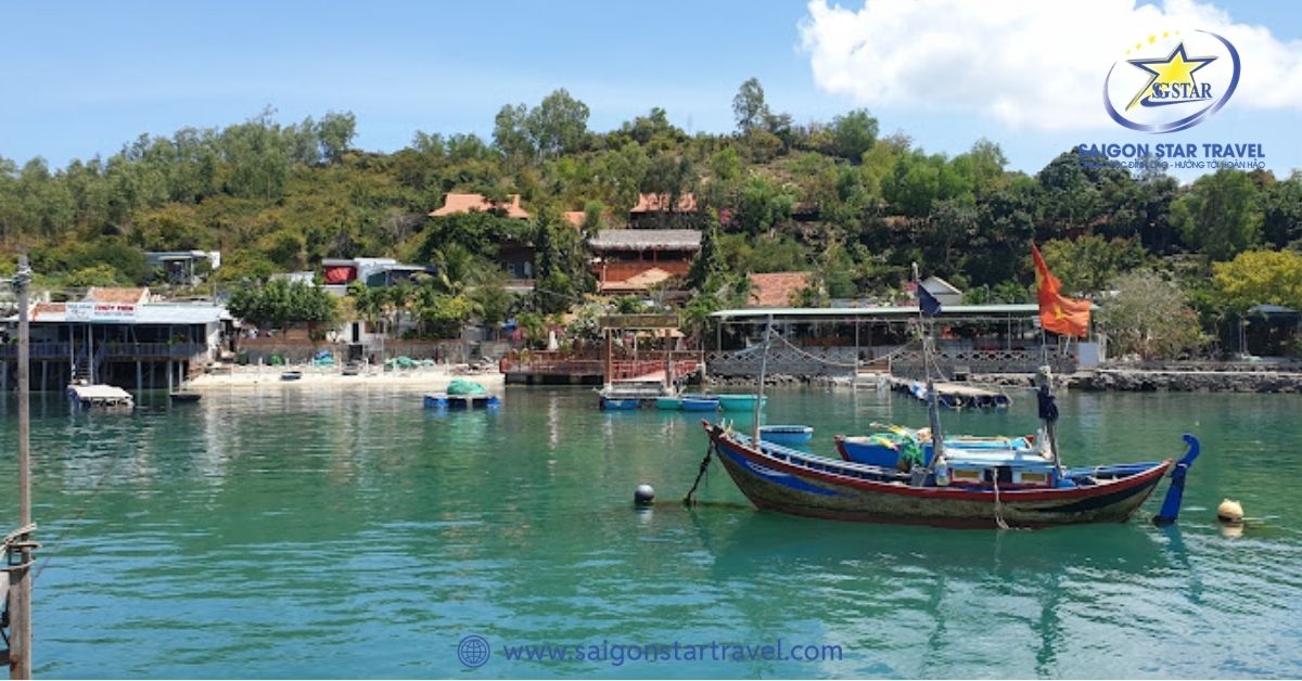 Làng chài yên bình ở Hòn Một Nha Trang