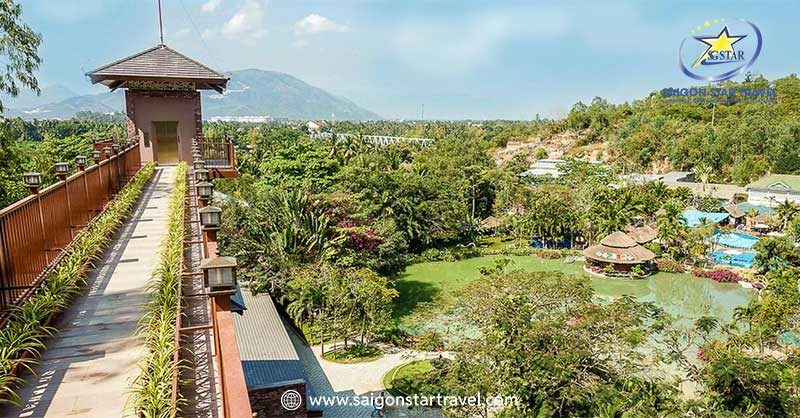 du-lich-nha-trang-suoi-khoang-nong-thap-ba-canh-quan-trong-khuon-vien Cảnh quan thiên nhiên tại Trung tâm Tắm bùn Tháp Bà